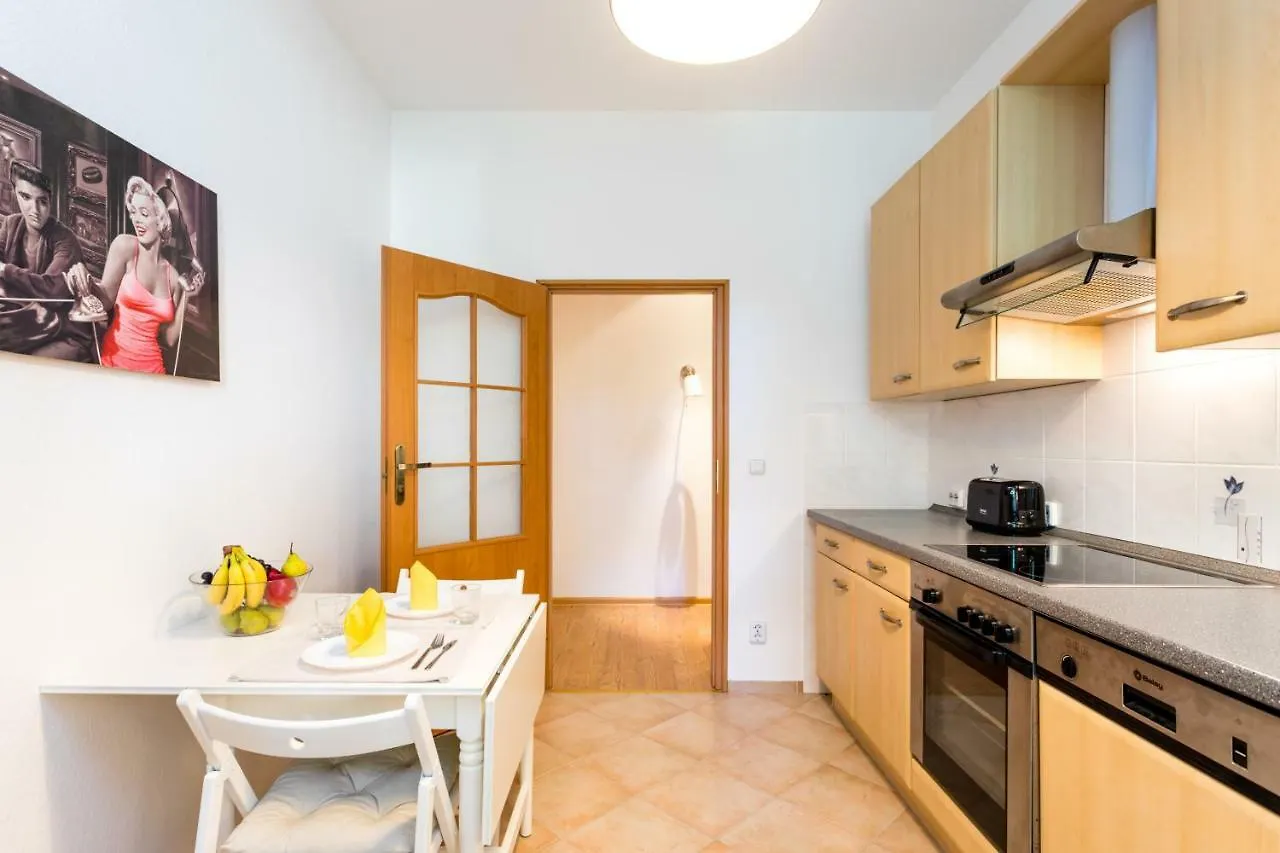 Der Schöne Ernst Berlin Apartment